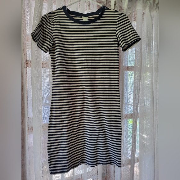 H&M Women's fitted T-Shirt Dress - Picture 1 of 5